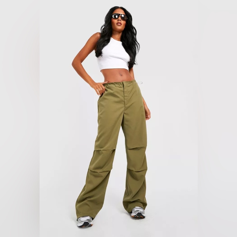 NWT Boohoo Women’s Parachute Pants